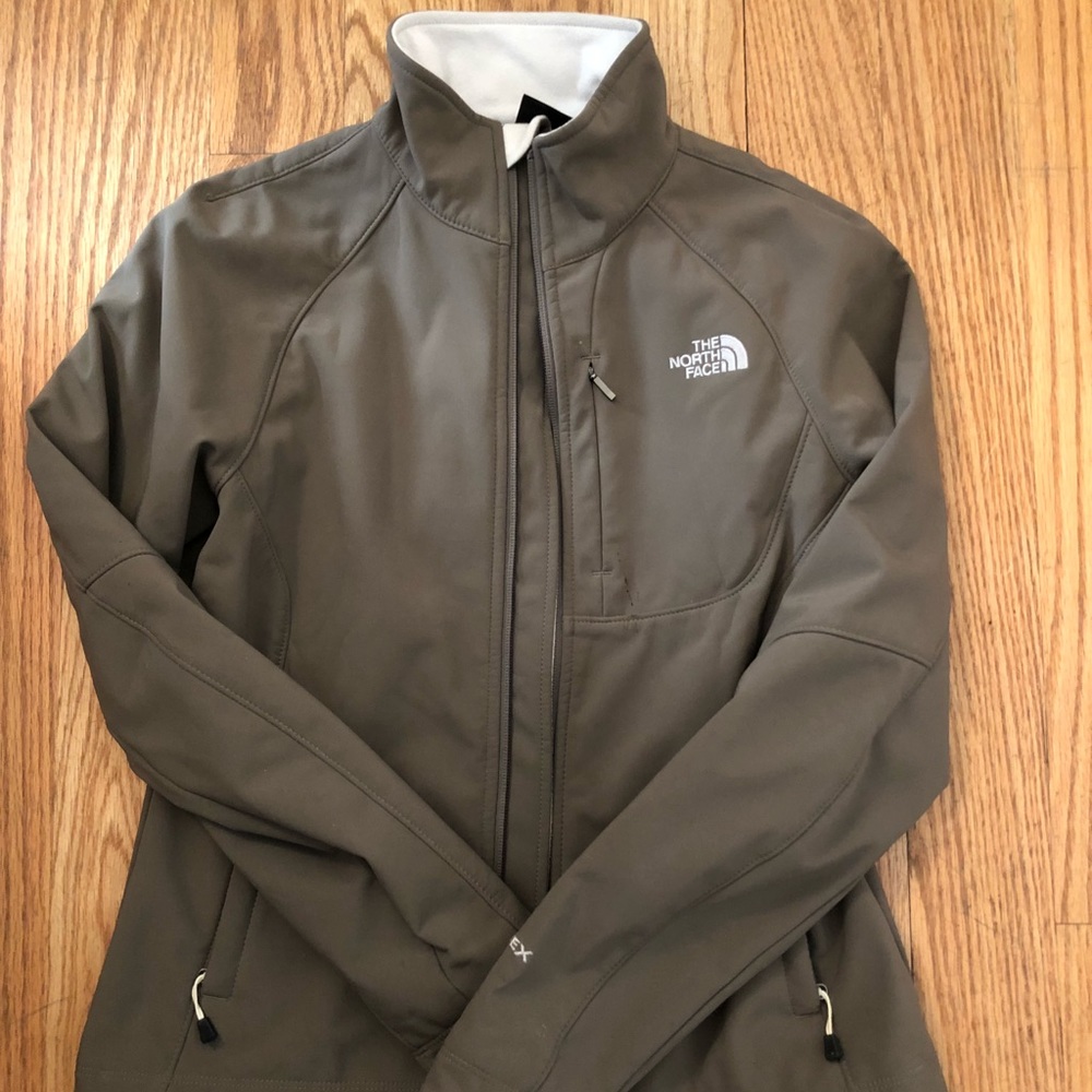 Dark green/hunter green north face jacket